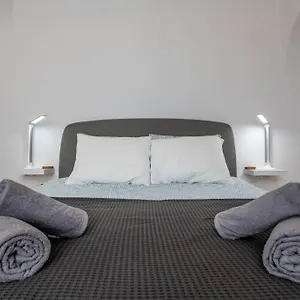 Newly Renovated Flat In Historic Center Apartment