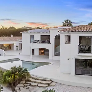 Ferienhaus Exclusive And Elegance Seni, Pool