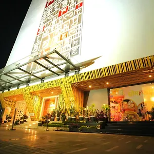 Hotel Imperial Heights 3*