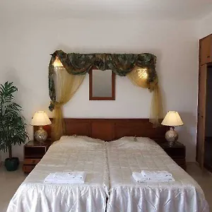Casa Rosa Montes B&B 부르가우
