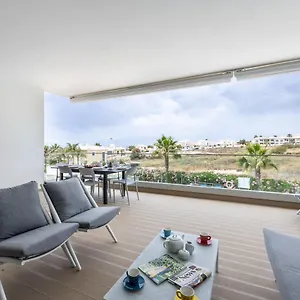 Coolhouses Algarve Lagos, 3 Bed Modern Flat, Outdoor & Indoor Pools, Gym, A Vida Apartment