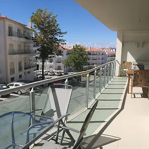 Family Friendly 3 Bedroom Apt, Ideally Located In Apartment *