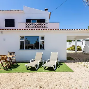 Furneaux Apartment *