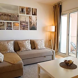 Modern Marina Apartment *