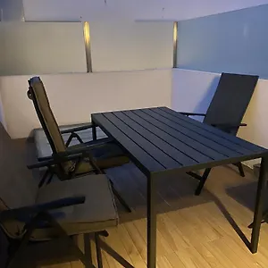 Cosy In The Heart Of Old Town Apartment *