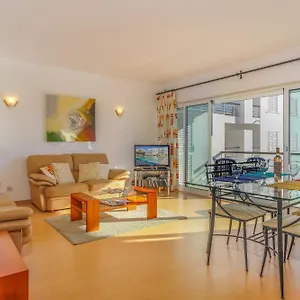 Beautiful Two Bed In Marina With Shared Pool *