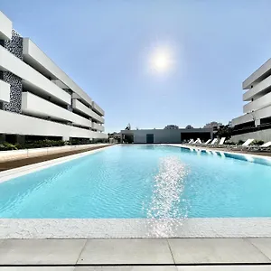 Prestige With Pool By Homing Apartment *