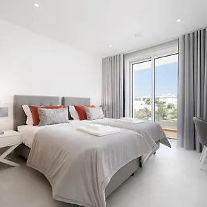 Well Located Apartment, Vila Ancora, Porto De Mos Apartment Lagos