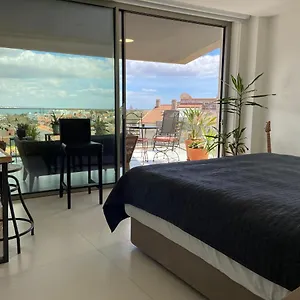 Apartment Bay View One, Stunning 3 Bed With Sea View & Rooftop Pool