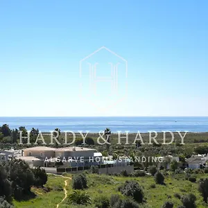 Apartment H&h: Chic Seaside Near Meia